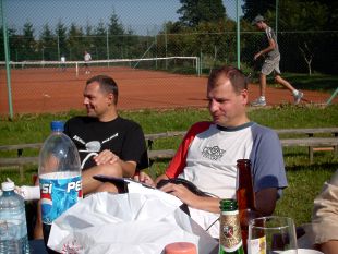Uwaga na gościa z tyłu !